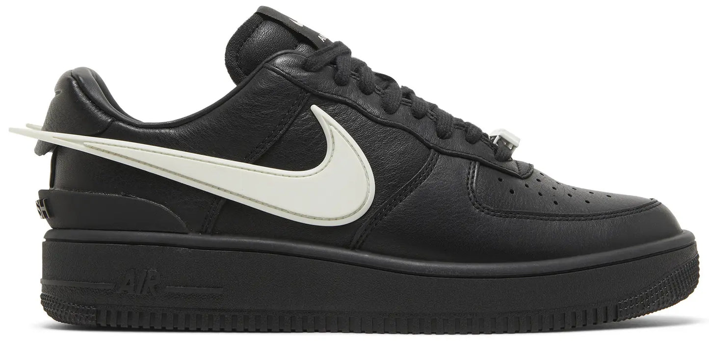 Air Force 1 Low - SP Ambush Black